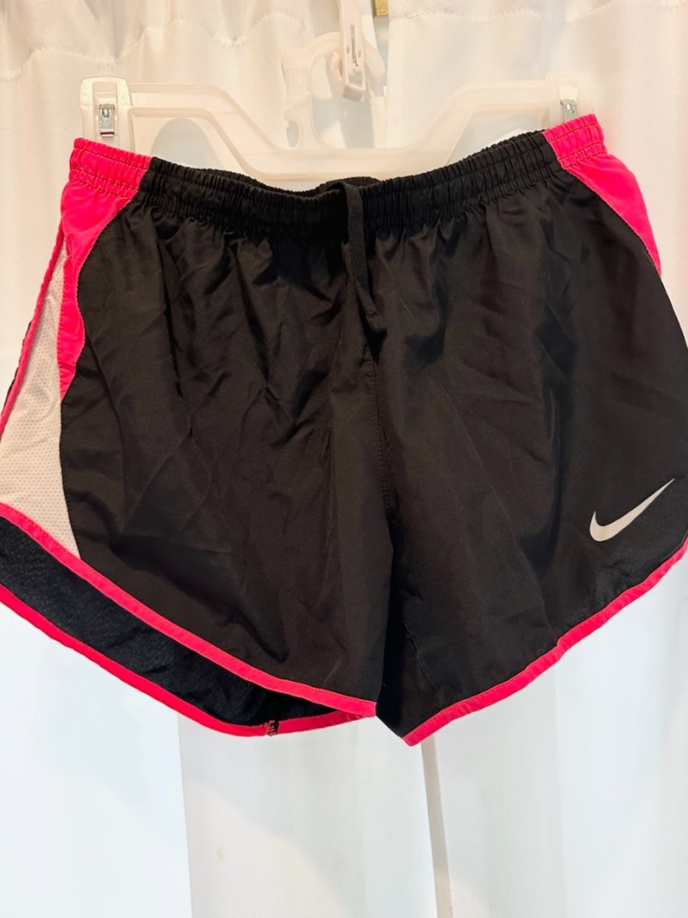 Nike Tempo Dri-FIT Athletic Running Shorts Black / University Bright Red Size S